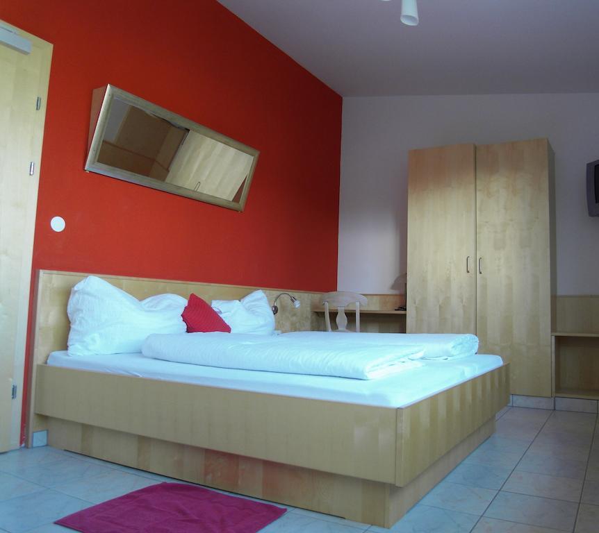 Weinhotel Kirchenwirt Gols Kamer foto