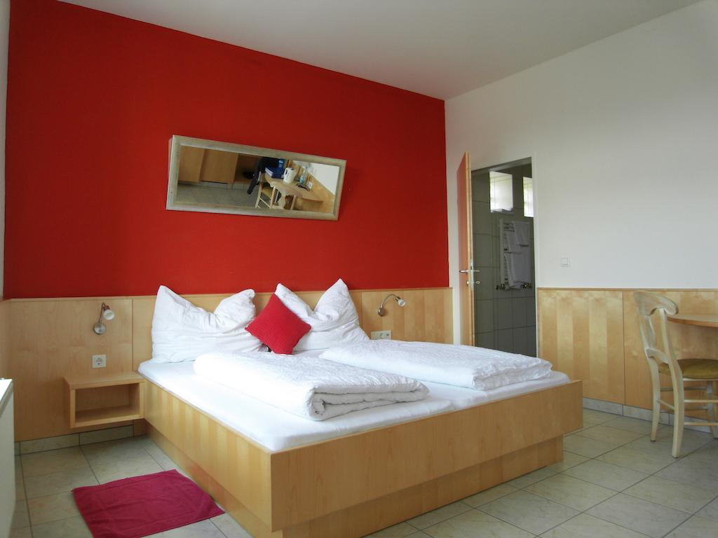 Weinhotel Kirchenwirt Gols Kamer foto