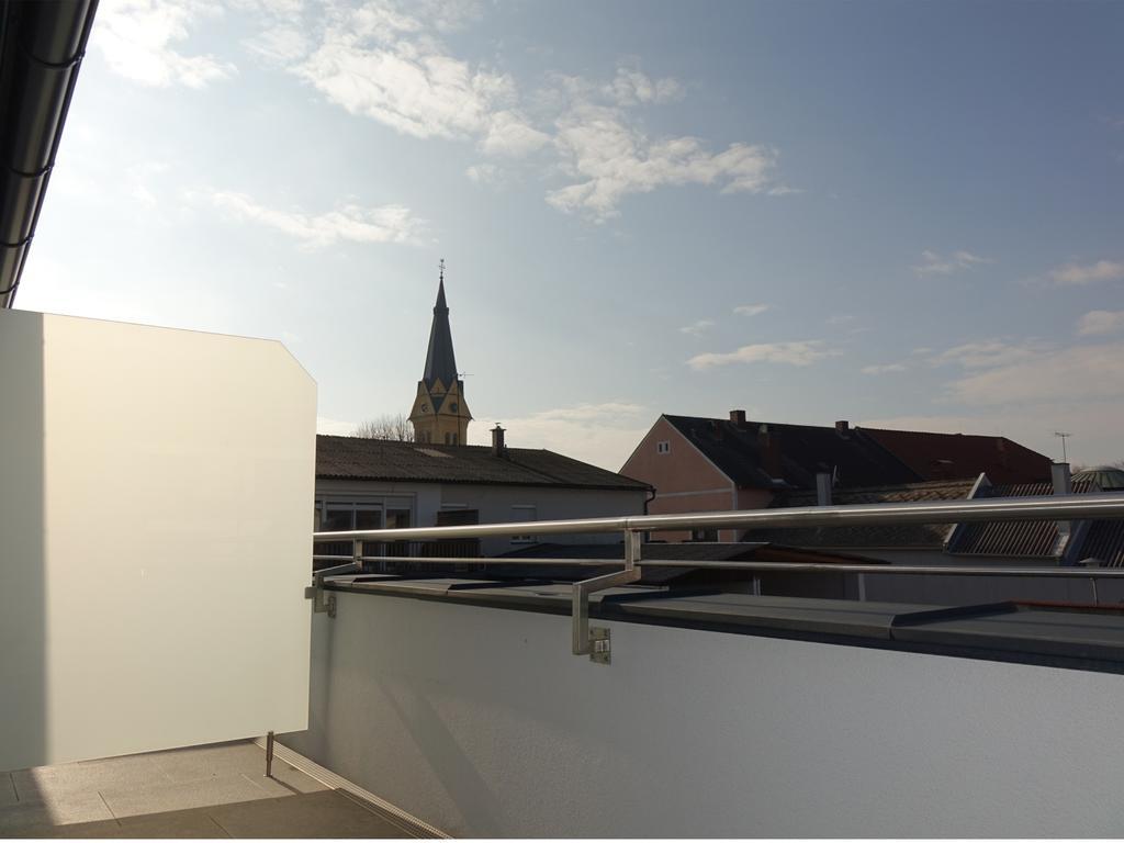 Weinhotel Kirchenwirt Gols Buitenkant foto