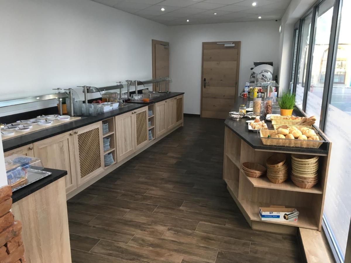 Weinhotel Kirchenwirt Gols Buitenkant foto